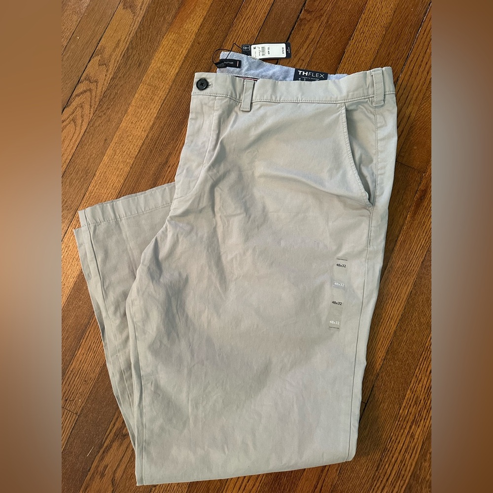 Tommy Hilfiger Men's Khaki Chinos